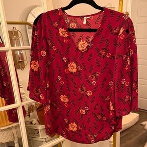 Chic Floral V-Neck Blouse - Burgundy